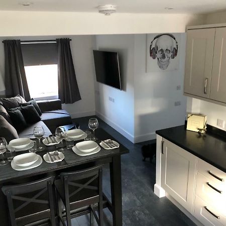 אינברנס L&H Apartments מראה חיצוני תמונה