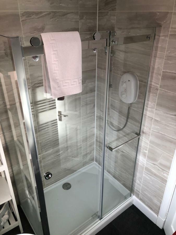 אינברנס L&H Apartments מראה חיצוני תמונה