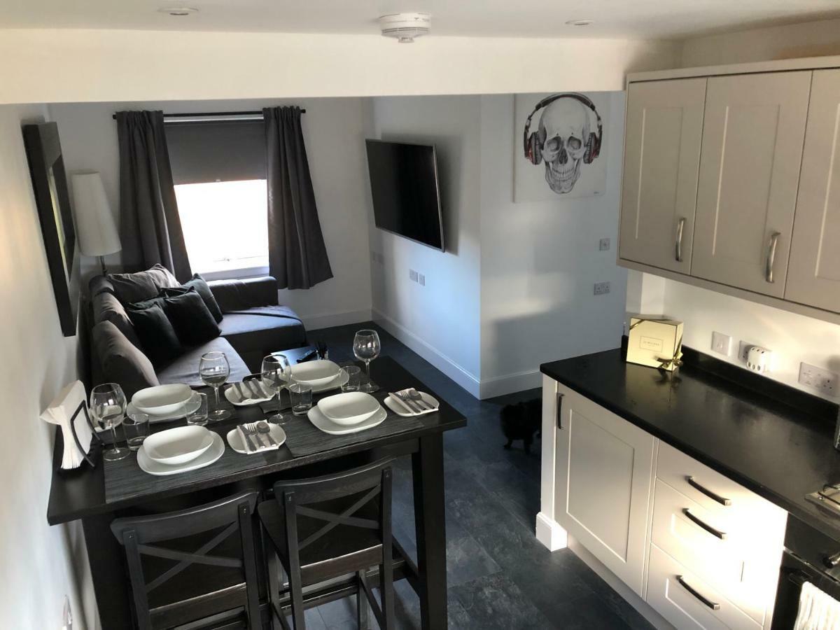 אינברנס L&H Apartments מראה חיצוני תמונה